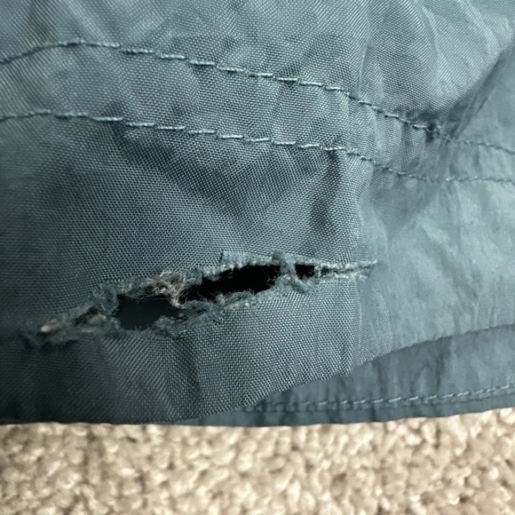 Nike Sportswear Heritage Windrunner Nylon Shorts White Grey Green CU4436-133 - Picture 2 of 9